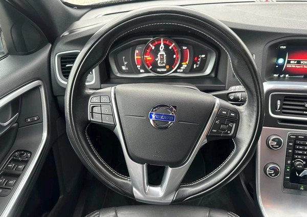 Volvo V60 cena 59800 przebieg: 182000, rok produkcji 2016 z Płock małe 781